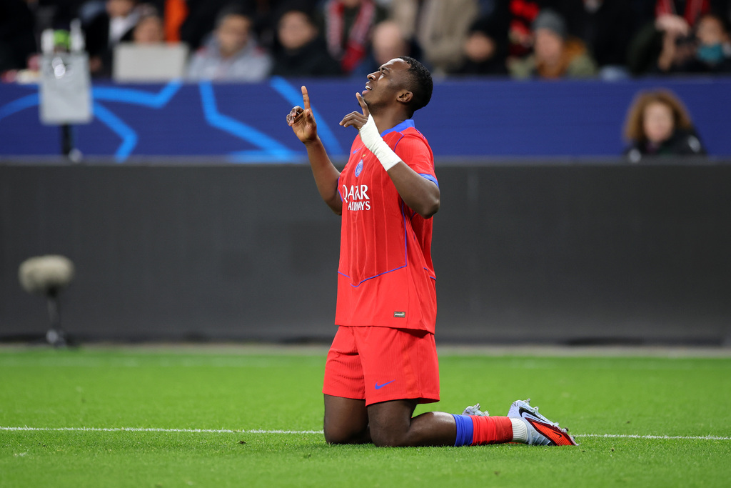 Willian Pacho y su golazo que hace historia con el PSG en la Champions ...