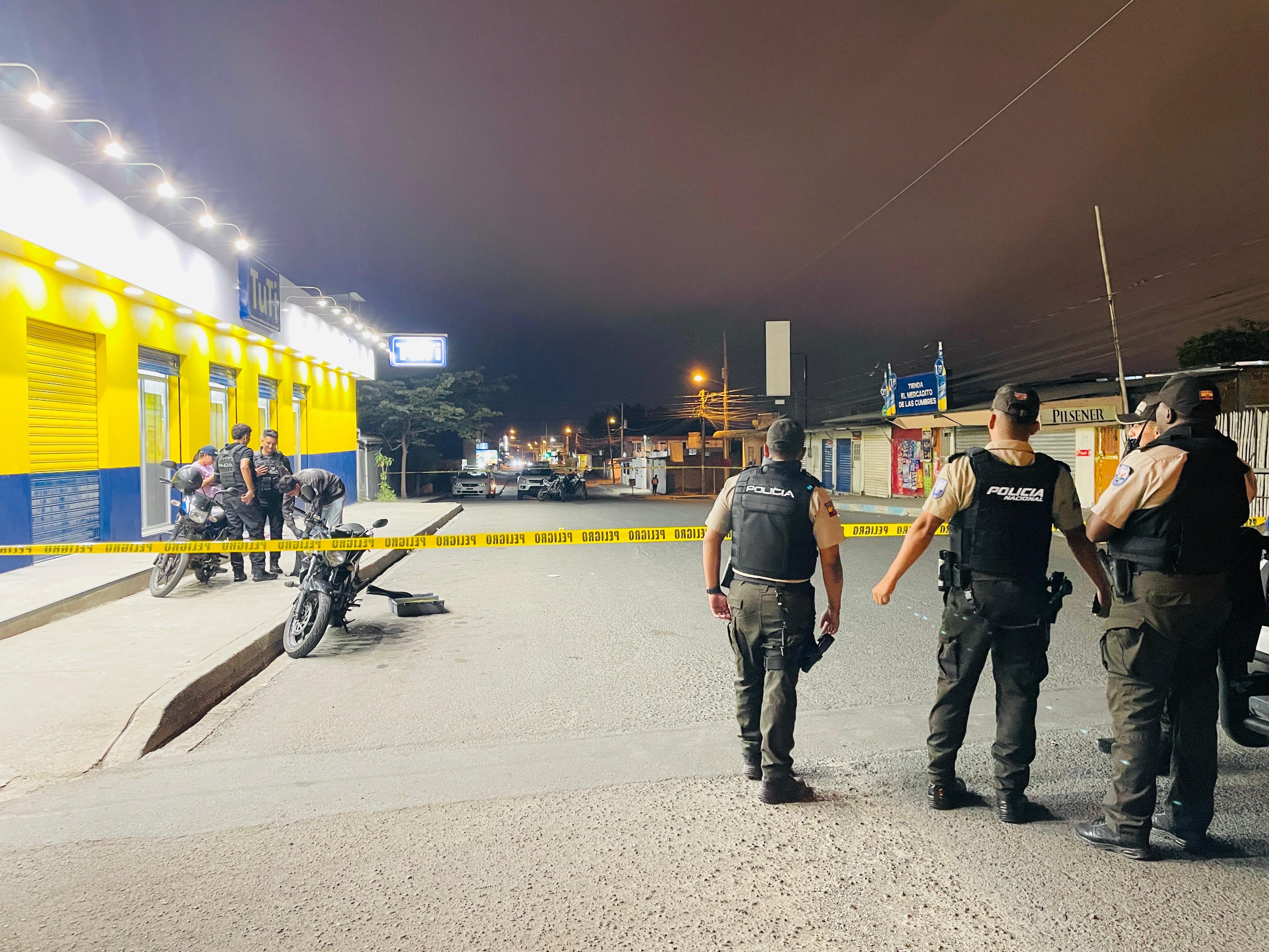 Manta: un hombre fue baleado en los exteriores de un local comercial