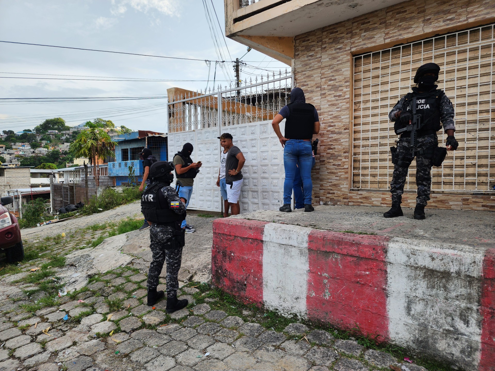 Ataques en Esmeraldas: Indagan muerte de tres hombres y dos mujeres ...
