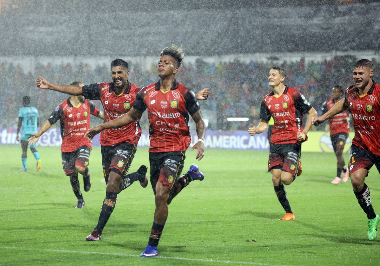 ¿Cuánto dinero recibirá Deportivo Cuenca por jugar la fase de grupos de ...