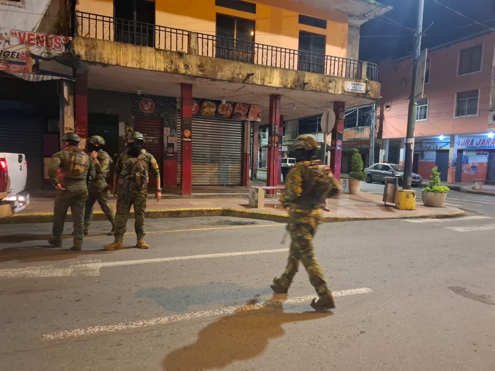 La sanción aplicada a primeros detenidos por toque de queda en Ecuador