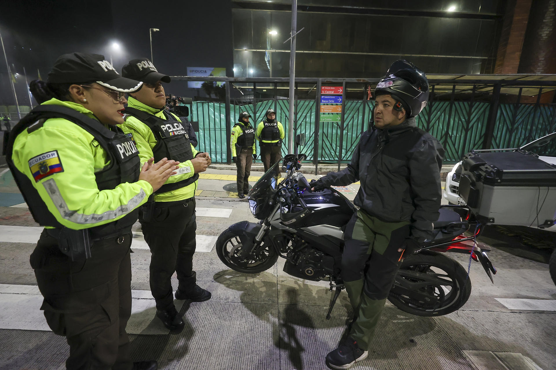 Primer día de toque de queda en Ecuador: 124 detenidos, la mayoría por ...